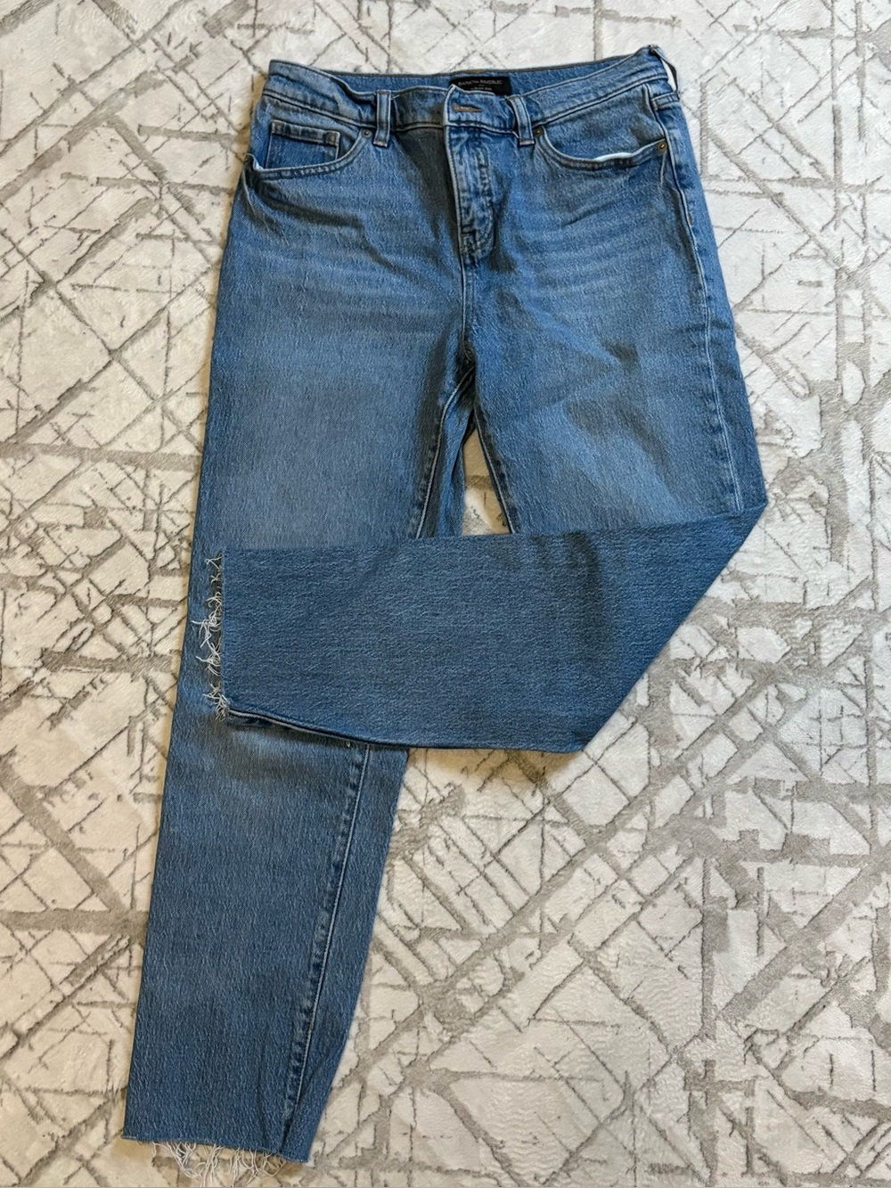 Banana Republic. Size 26/2 women’s. Slouch Straight-Leg